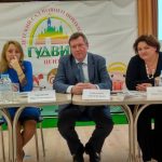 На вопросы отвечают организаторы семинара Сергей Рыбальченко – гендиректор Института научно-общественной экспертизы и Ирина Борисова – глава Ассоциации частных детских садов Белгородчины. На вопросы отвечают организаторы семинара Сергей Рыбальченко – гендиректор Института научно-общественной экспертизы и Ирина Борисова – глава Ассоциации частных детских садов Белгородчины.